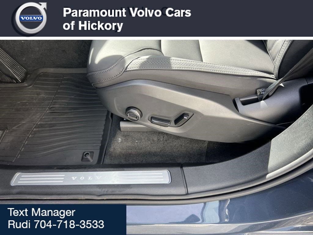 New 2025 Volvo XC90 B6 Plus w/ Protection Package Premier image 18