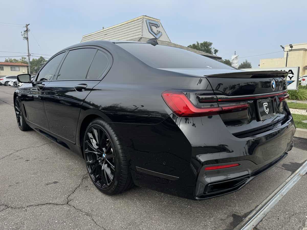 Used 2020 BMW 740i 740i w/ M Sport Package image 3