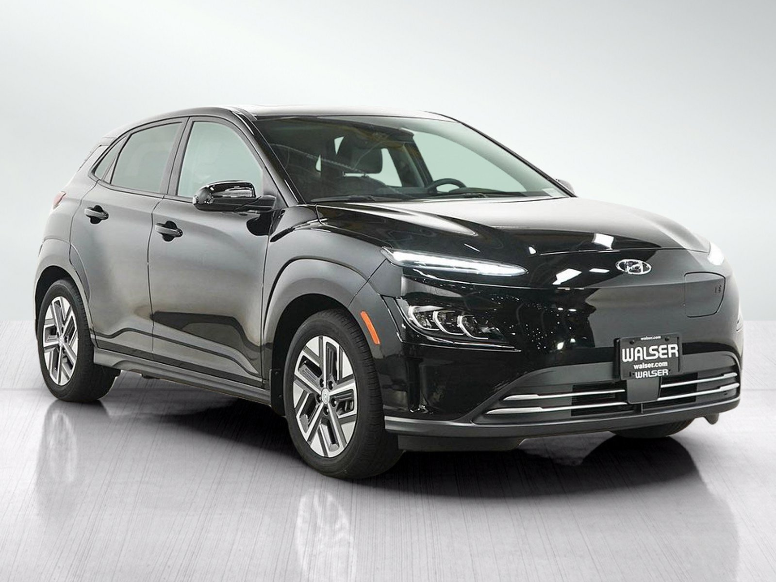 Used 2023 Hyundai Kona Limited FWD image 7