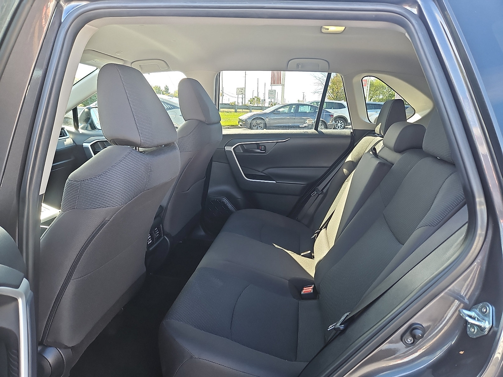 Used 2024 Toyota RAV4 LE AWD/4WD image 10