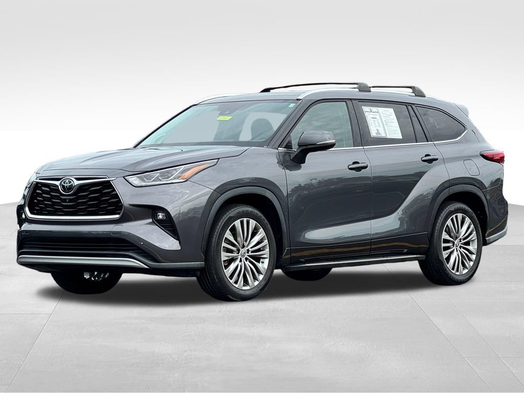 Used 2021 Toyota Highlander Platinum FWD image 3