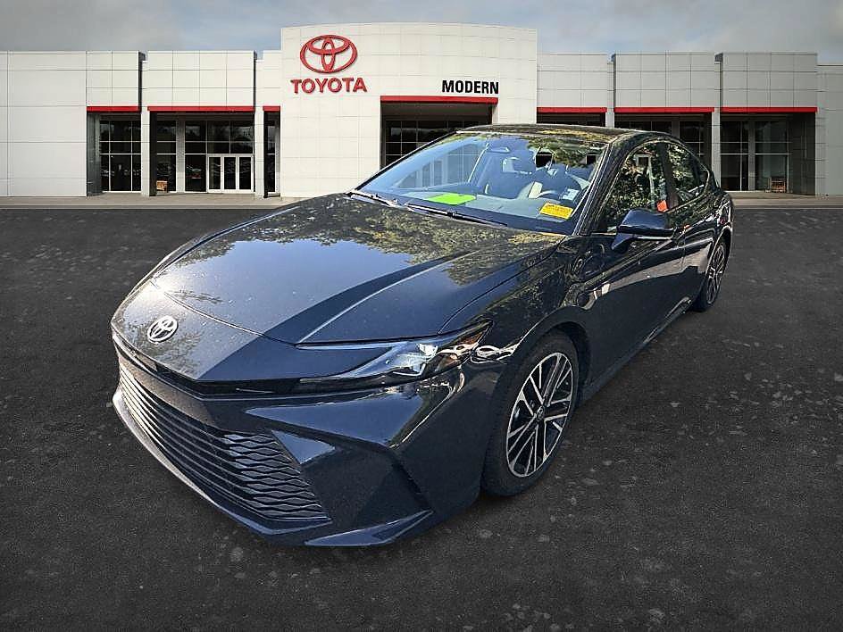 Used 2025 Toyota Camry XLE FWD image 20
