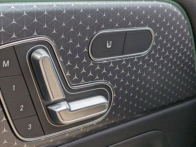 Used 2026 Mercedes-Benz GLB 250 4MATIC image 12