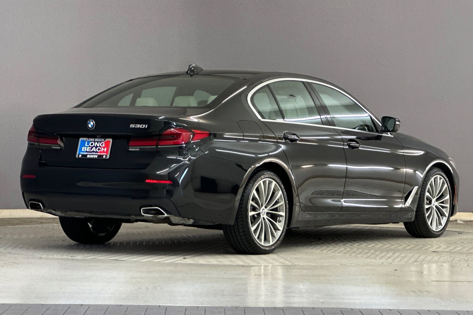 Certified 2023 BMW 530i w/ Executive Package image 8