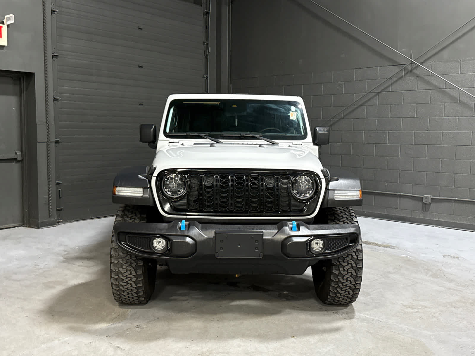 Used 2024 Jeep Wrangler Unlimited AWD/4WD image 2