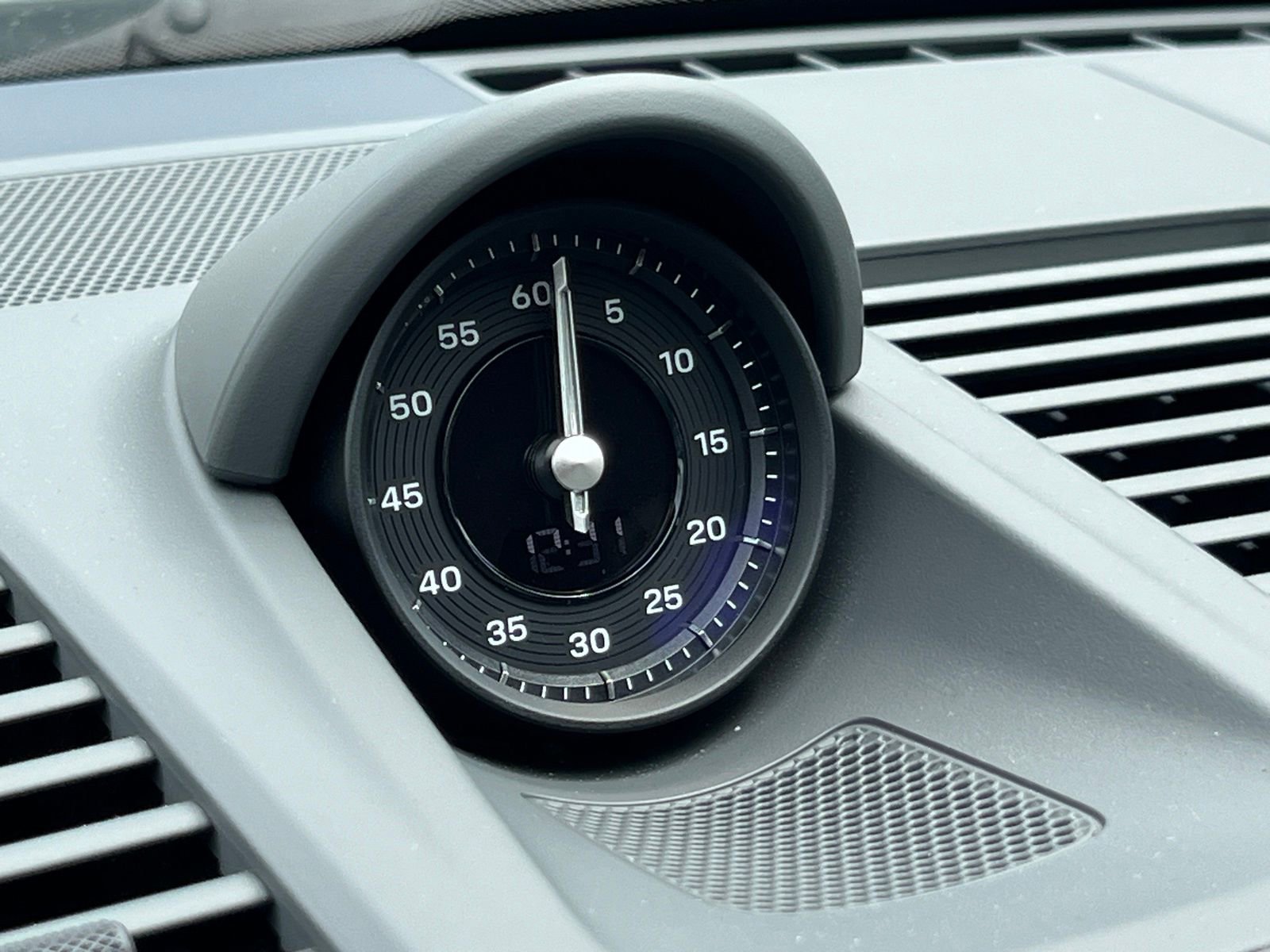 Certified 2021 Porsche 911 Targa 4S w/ Premium Package image 21