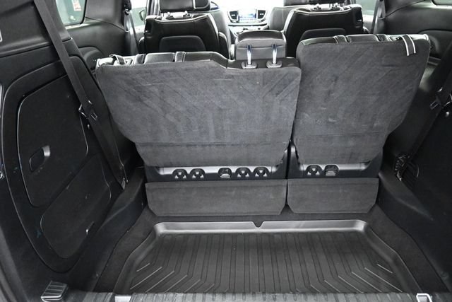 Used 2019 Chrysler Pacifica Limited w/ S Appearance Package FWD image 21