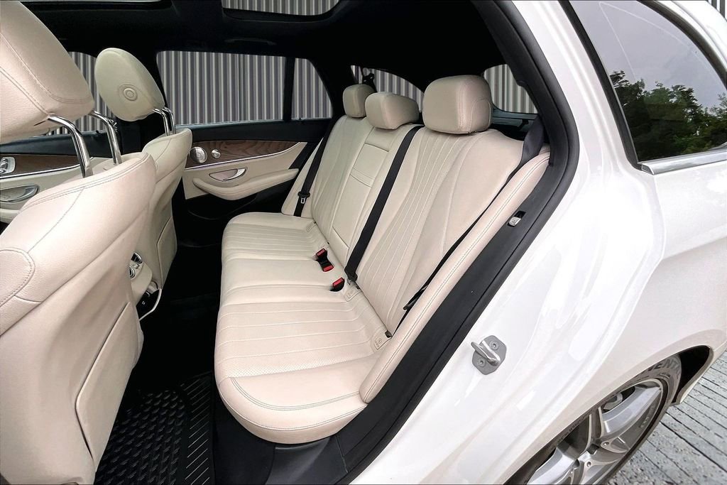 Used 2017 Mercedes-Benz E 400 4MATIC Wagon image 26