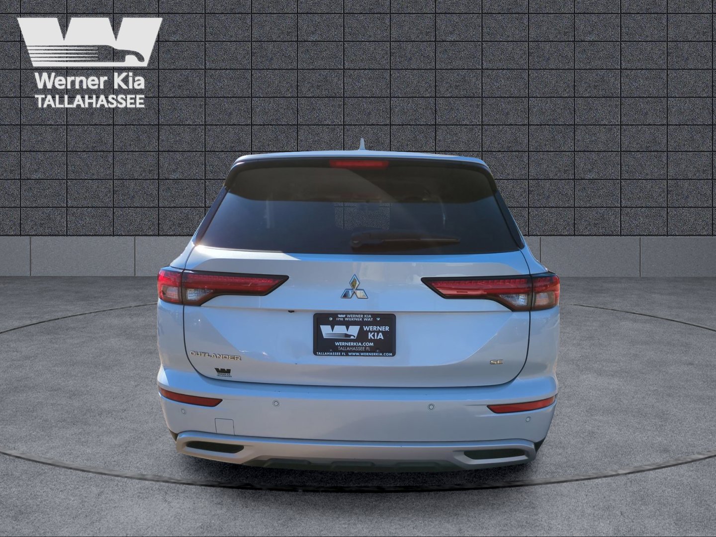 Used 2024 Mitsubishi Outlander SE image 6