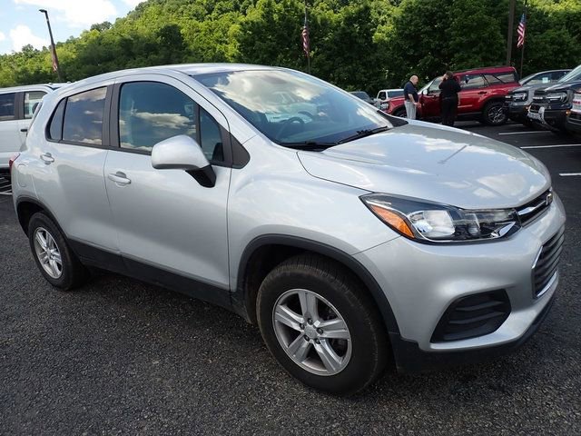 Used 2020 Chevrolet Trax LS w/ Tint and Cruise Package AWD/4WD image 8