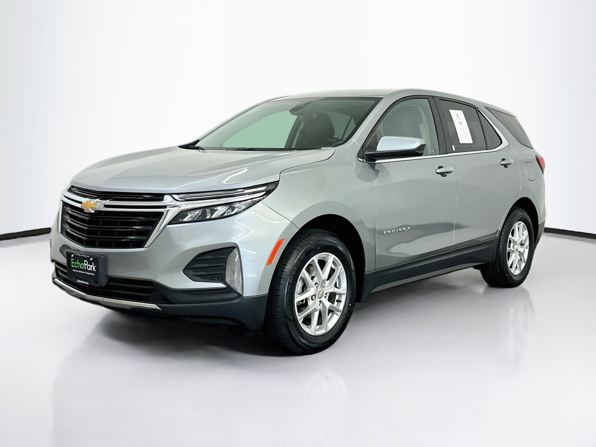 Used 2024 Chevrolet Equinox LT AWD/4WD image 3