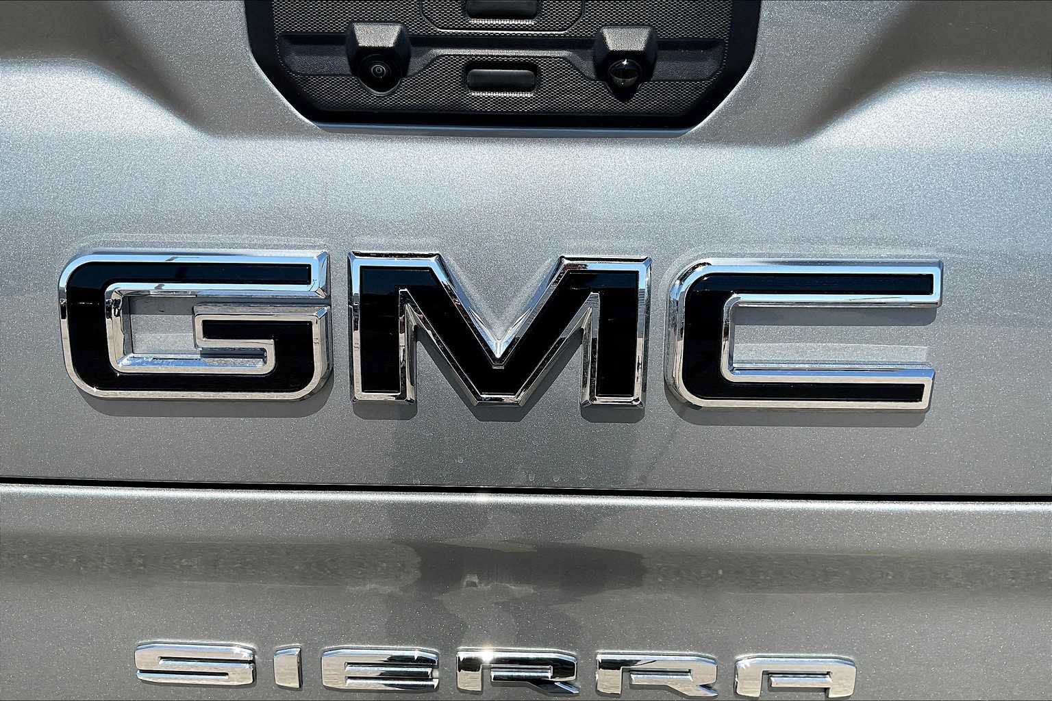 Used 2025 GMC Sierra 1500 SLT AWD/4WD image 31