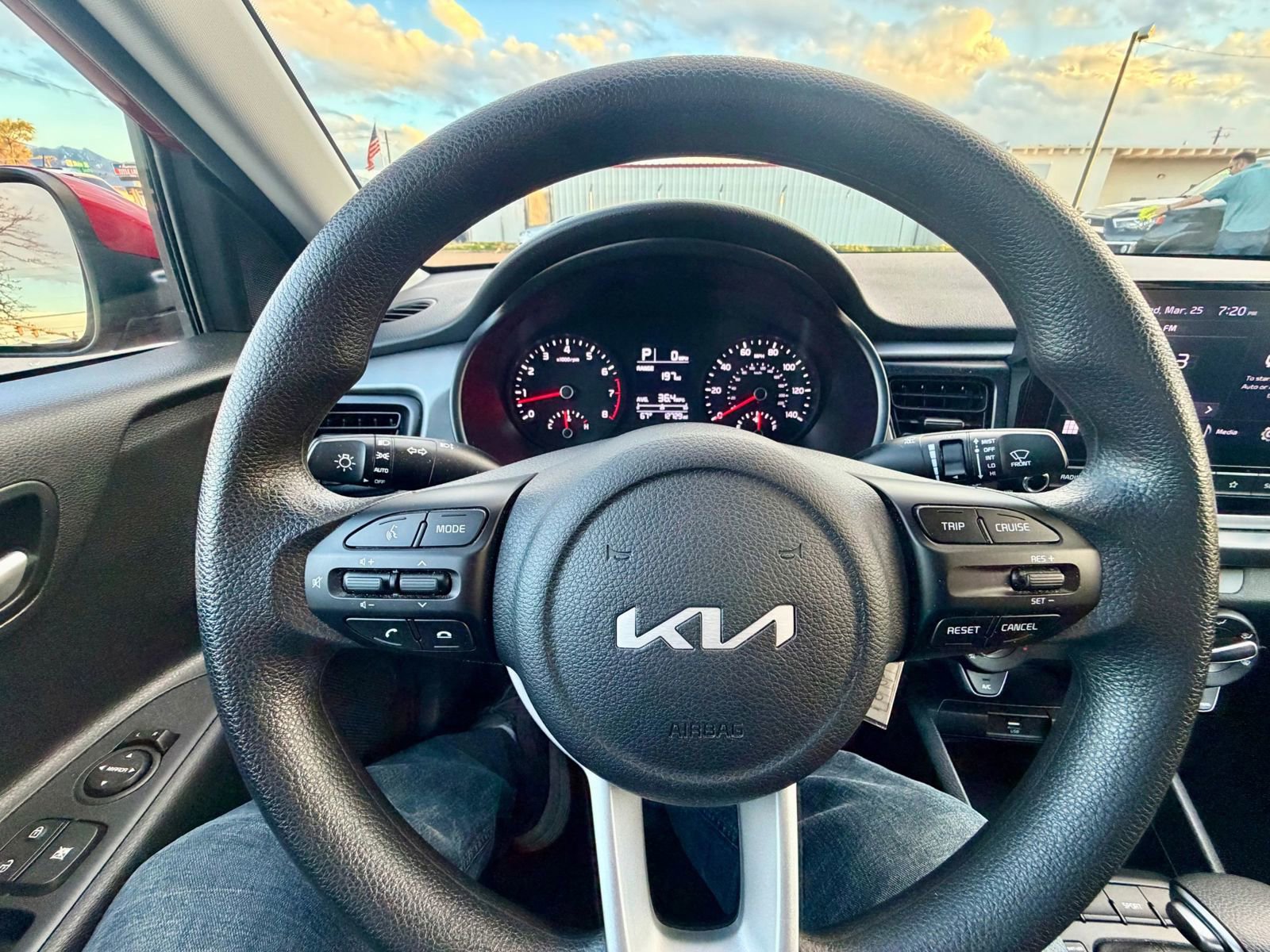 Used 2022 Kia Rio S image 29