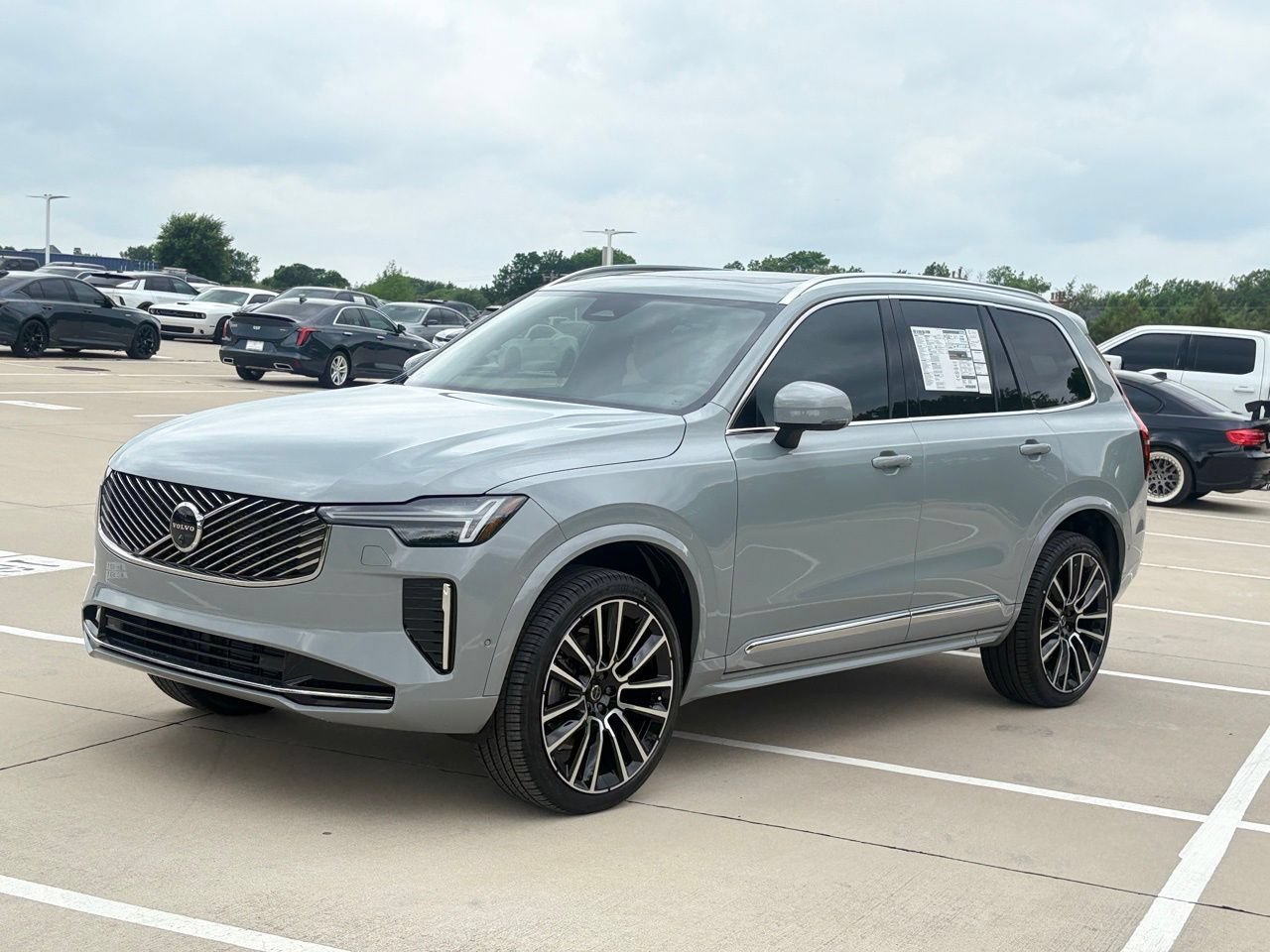 New 2026 Volvo XC90 B5 Plus w/ Protection Package Premier AWD/4WD image 3