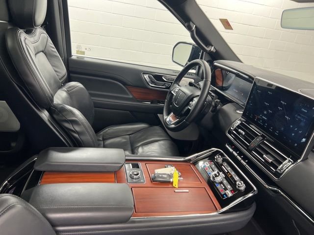 Certified 2023 Lincoln Navigator L Reserve AWD/4WD image 30