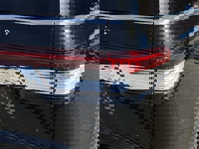 Used 2022 Lincoln Navigator Reserve image 7