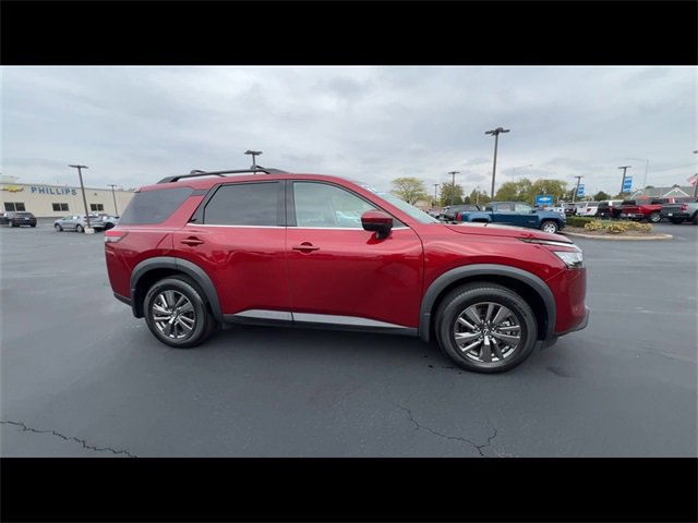 Used 2022 Nissan Pathfinder SV image 9