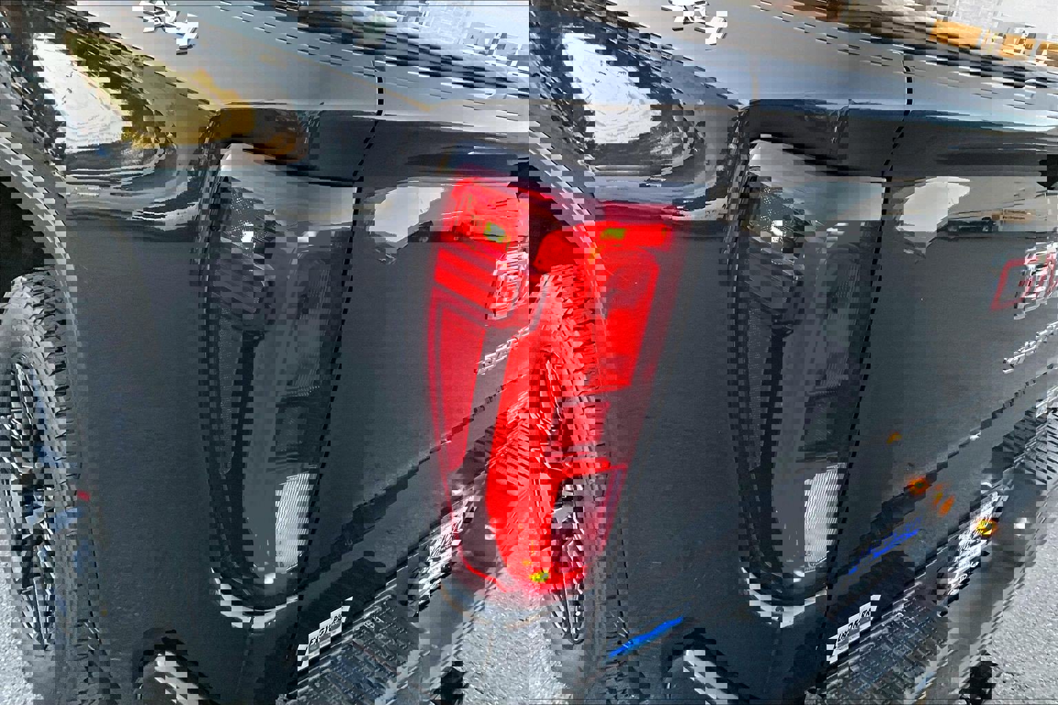 Used 2020 GMC Sierra 1500 Elevation w/ Elevation Value Package image 26