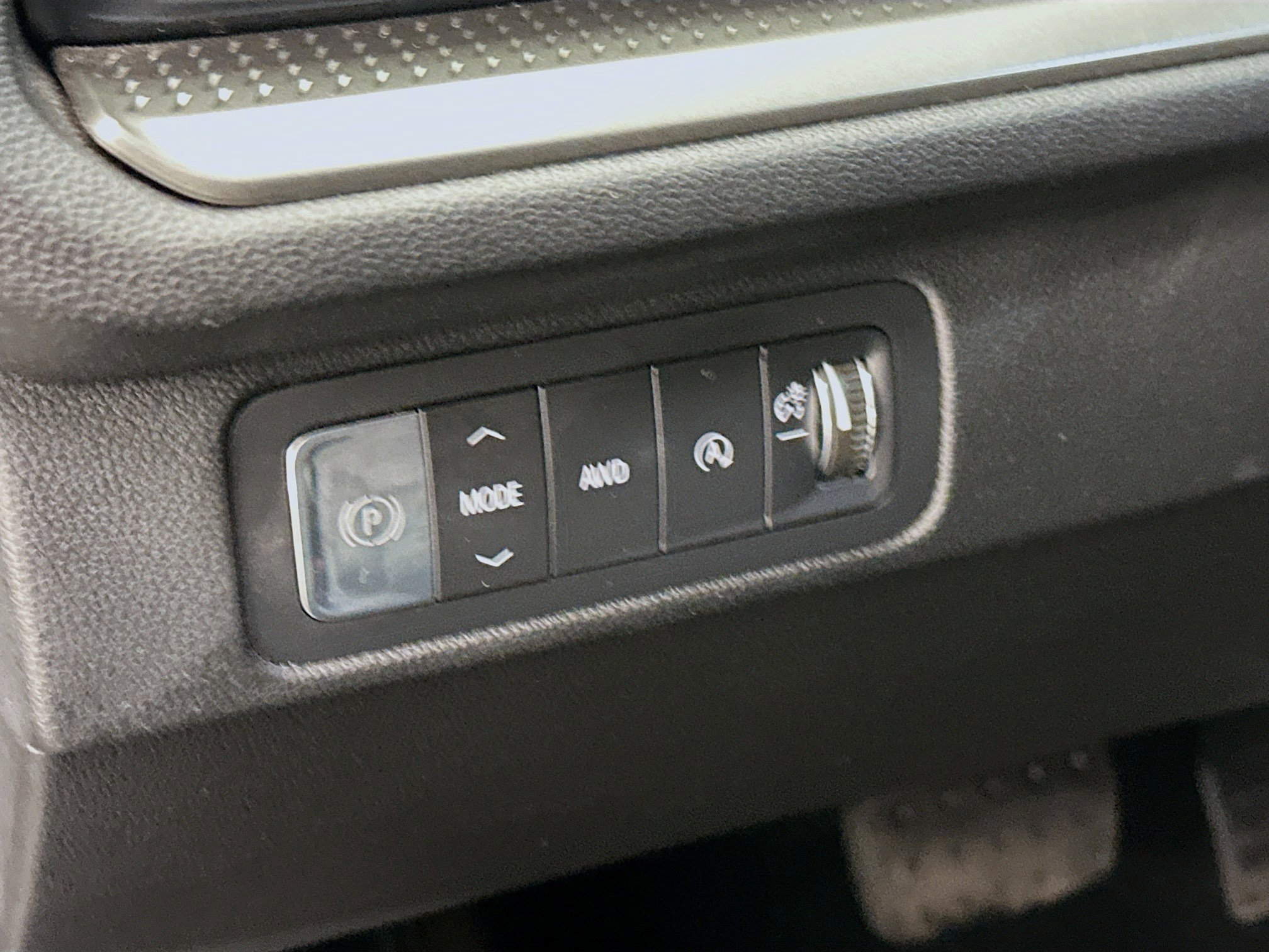 Used 2025 Chevrolet Traverse LT image 17