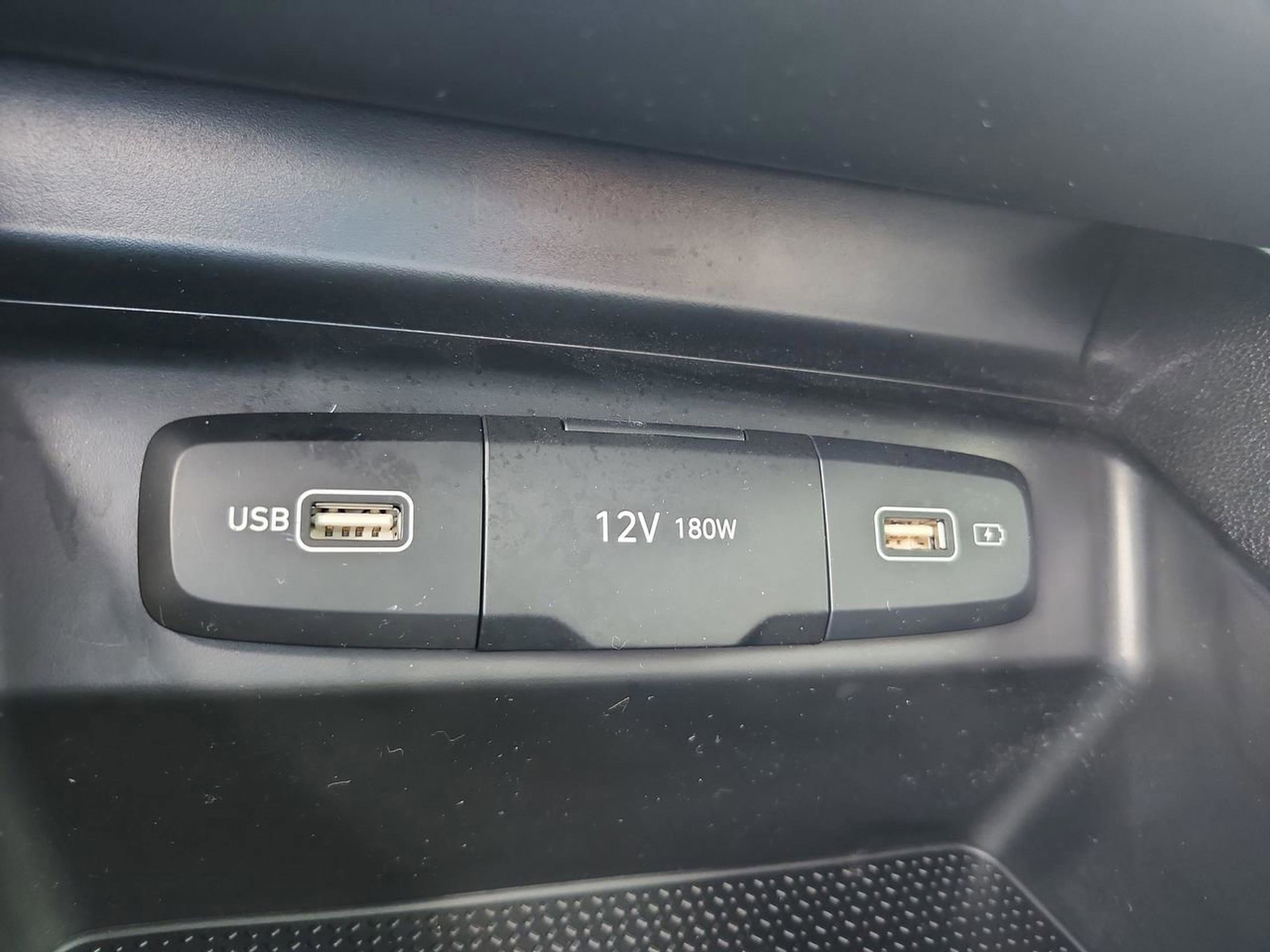 Certified 2024 Hyundai Santa Cruz SE image 29