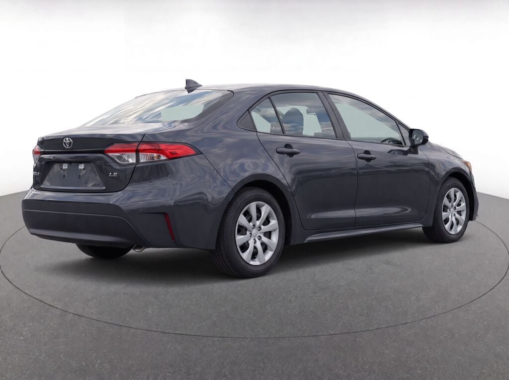 Used 2025 Toyota Corolla LE FWD image 4