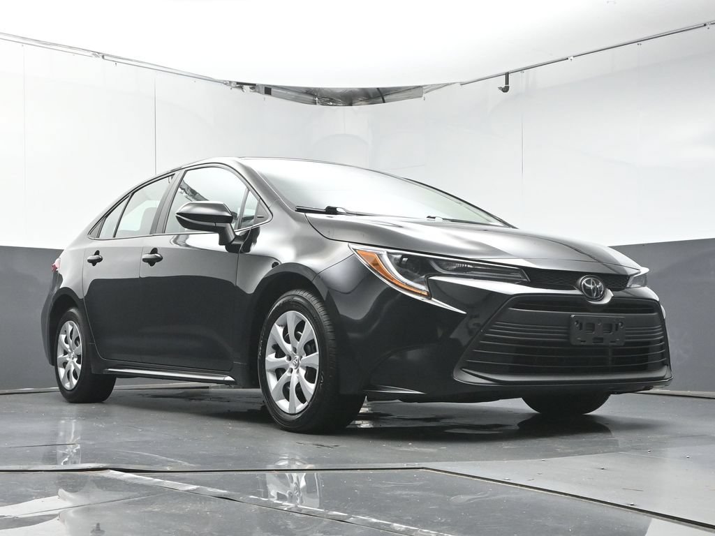Used 2023 Toyota Corolla LE FWD image 29