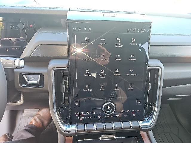 New 2026 GMC Yukon Denali w/ Advanced Technology Package image 14