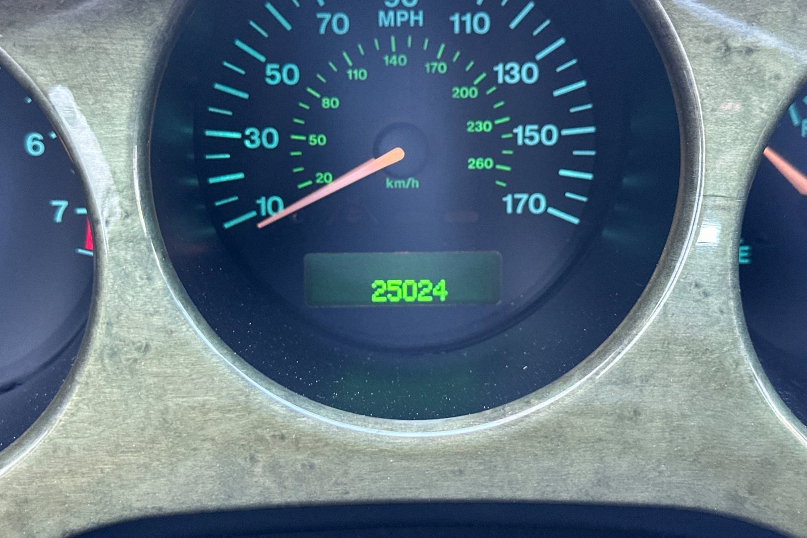 Used 2001 Jaguar XKR Convertible image 31