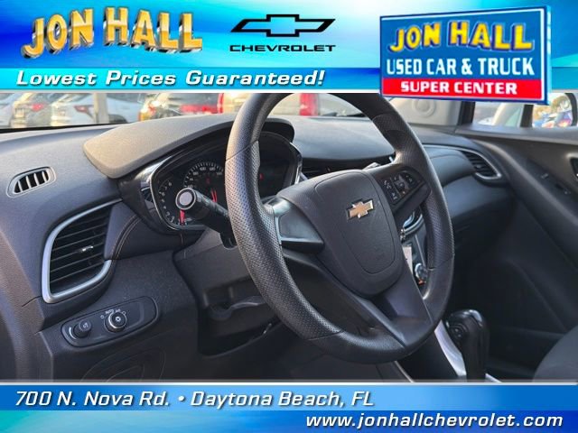 Used 2020 Chevrolet Trax LS image 17