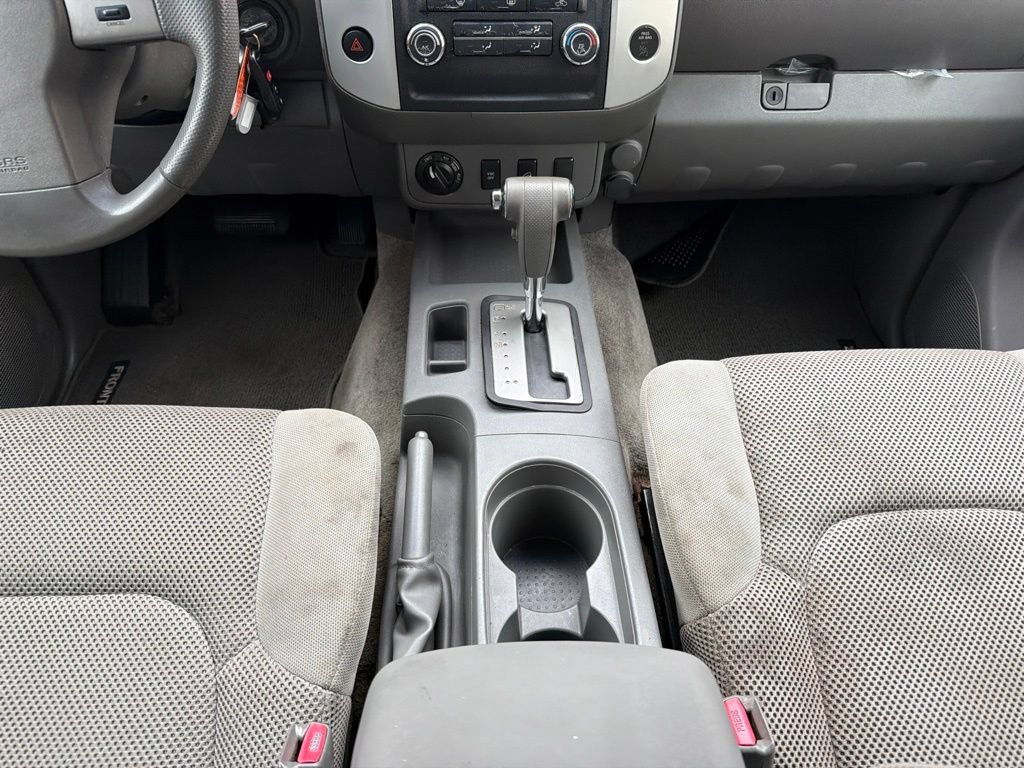 Used 2010 Nissan Frontier SE AWD/4WD image 25