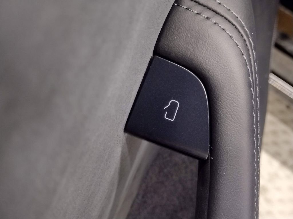 Used 2024 Tesla Model 3 Performance image 19