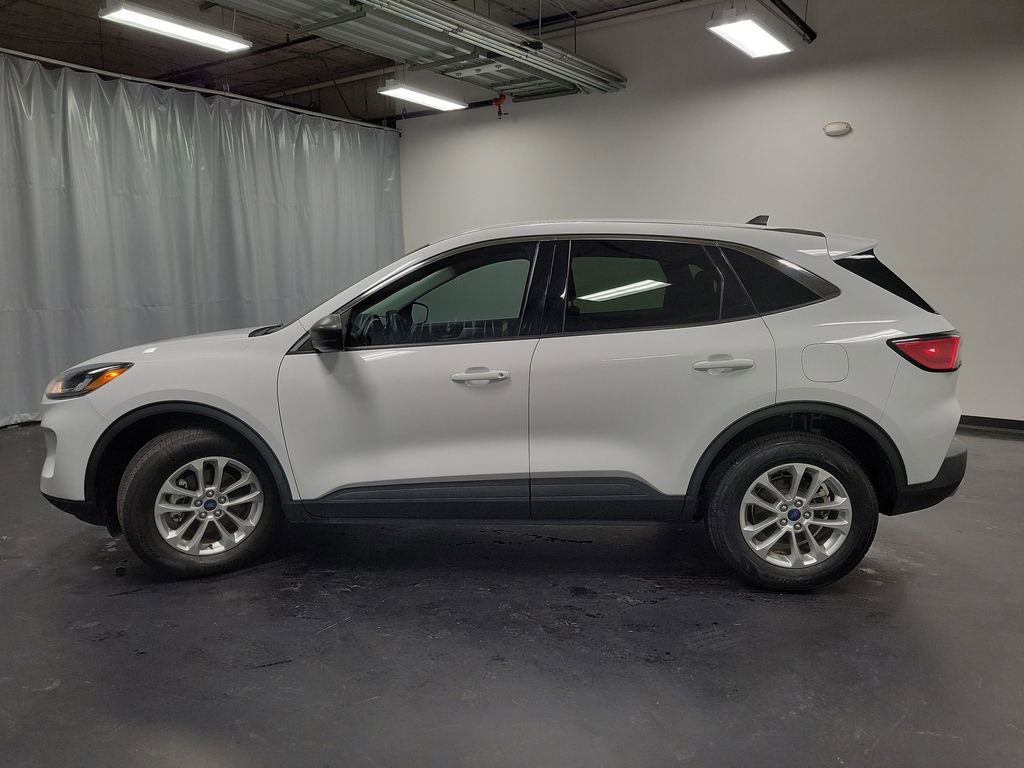 Used 2022 Ford Escape SE image 5