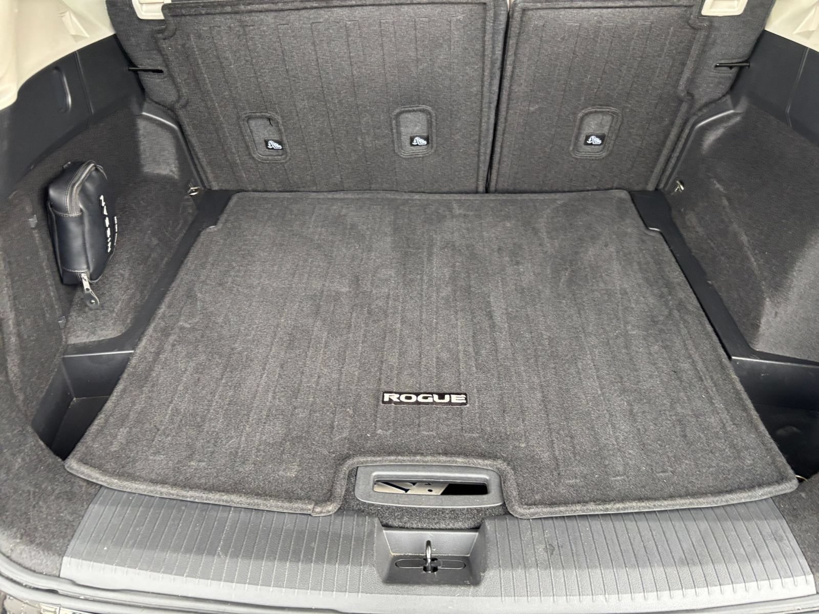 Used 2025 Nissan Rogue SV AWD/4WD image 29