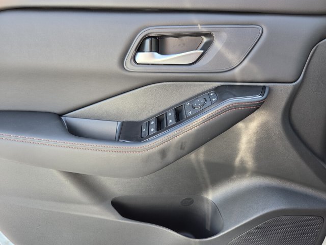 New 2026 Nissan Rogue SV AWD/4WD image 20