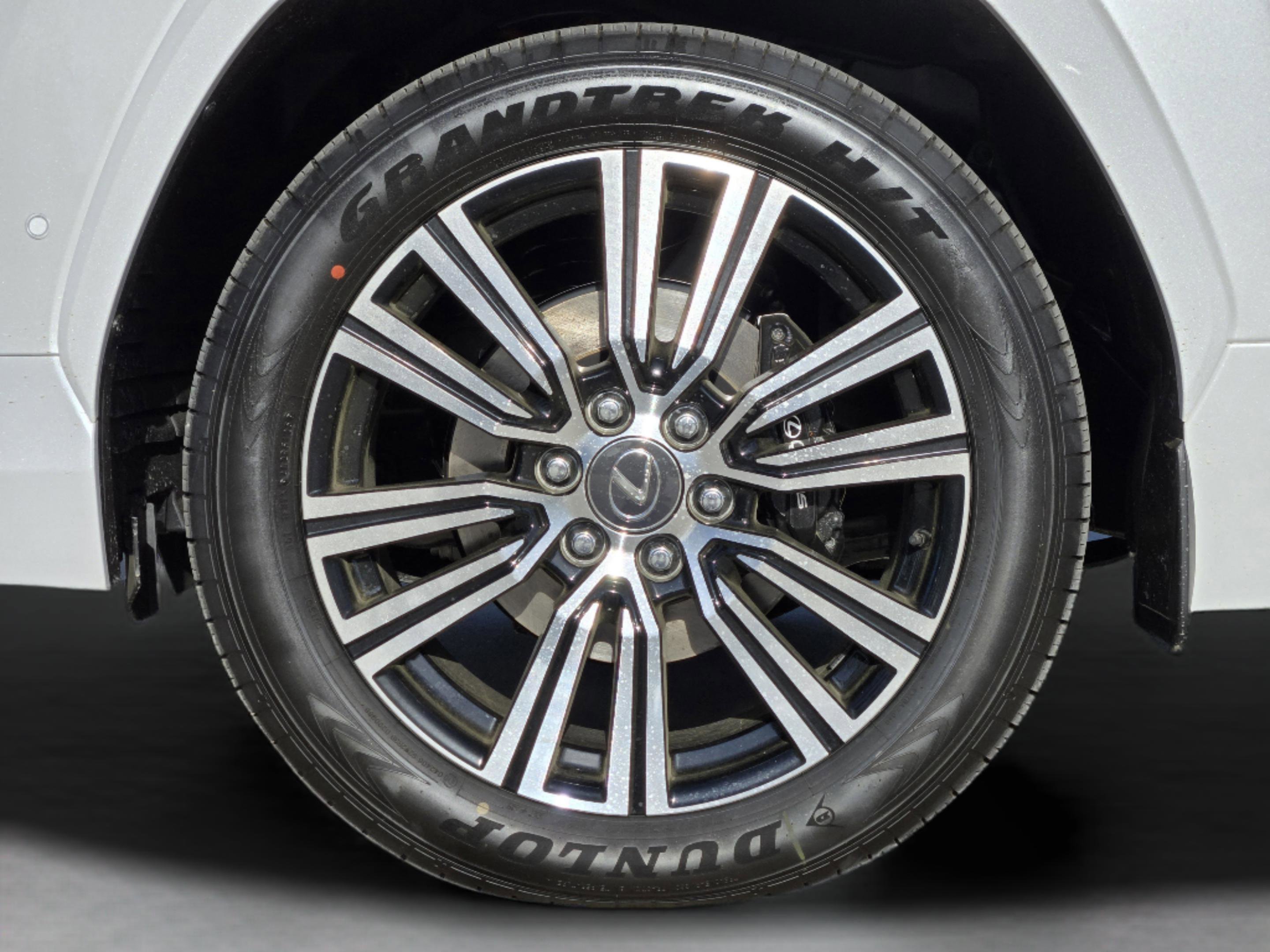 New 2026 Lexus LX 700h Luxury AWD/4WD image 7