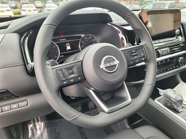 New 2025 Nissan Pathfinder SV image 6