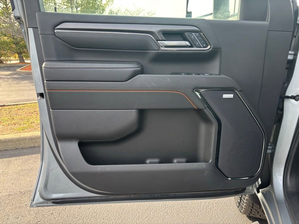 Used 2025 GMC Sierra 2500 AT4 w/ Technology Package image 12