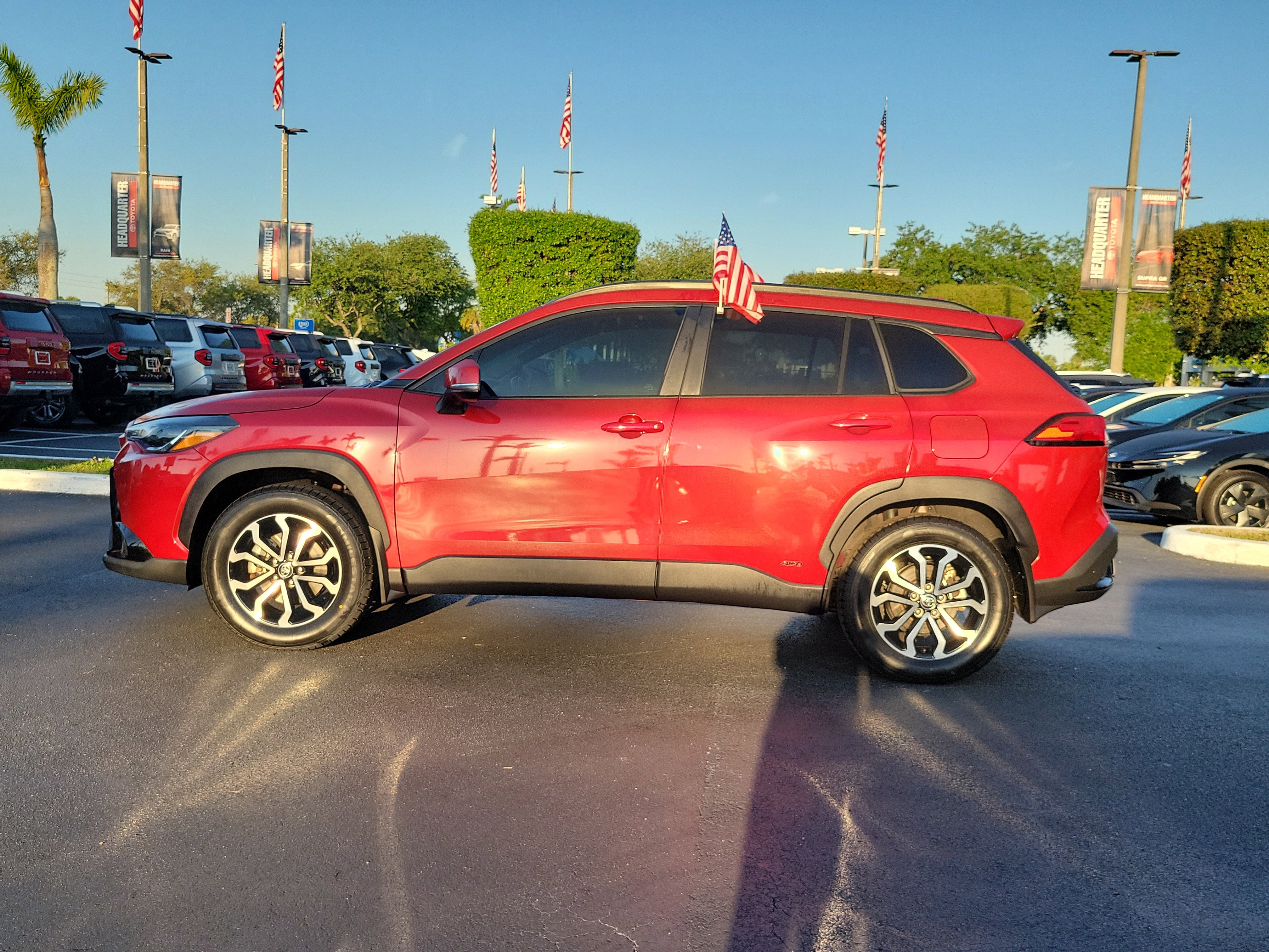 Used 2023 Toyota Corolla Cross SE image 7