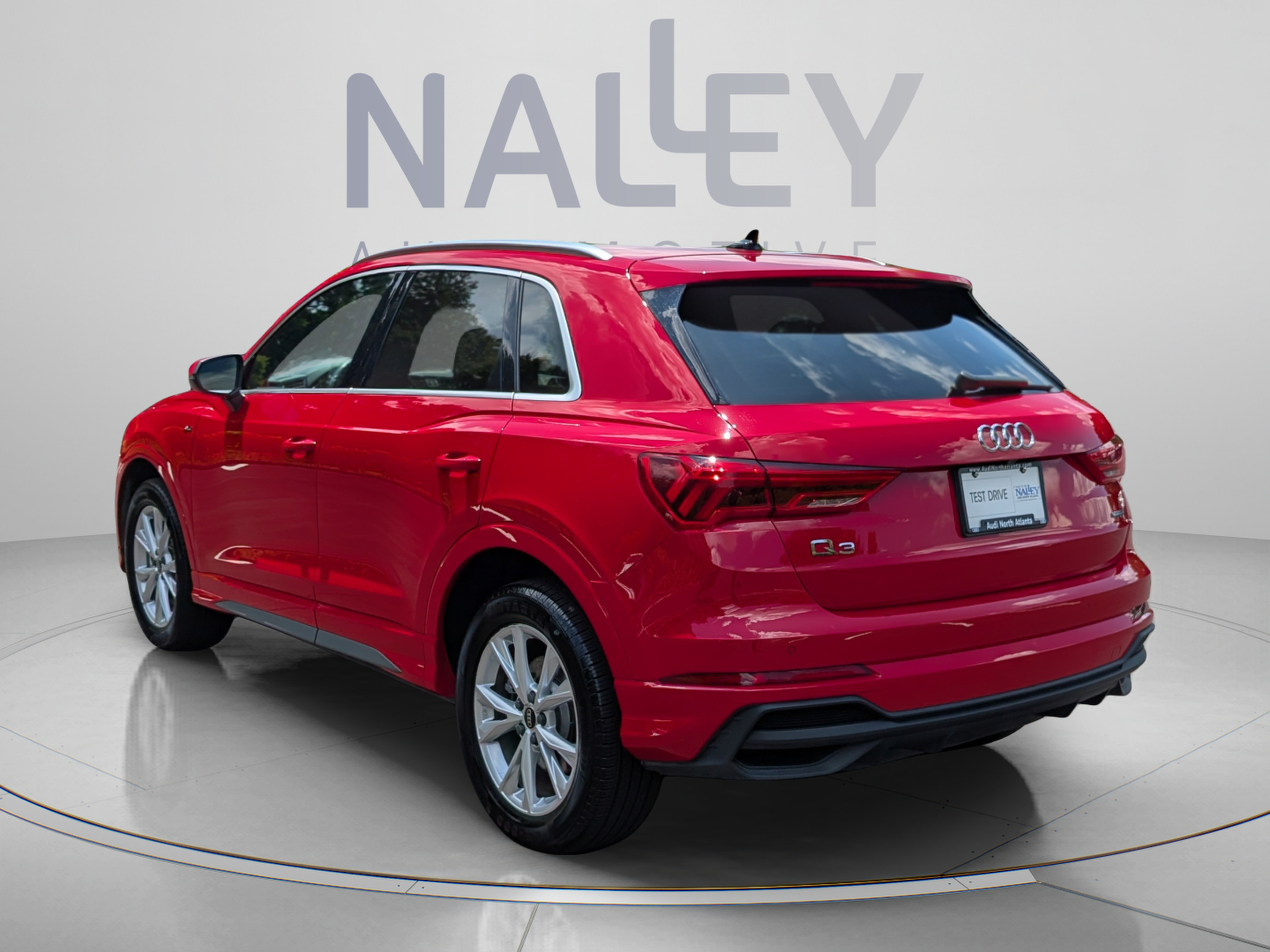 Used 2024 Audi Q3 2.0T Premium AWD/4WD image 3