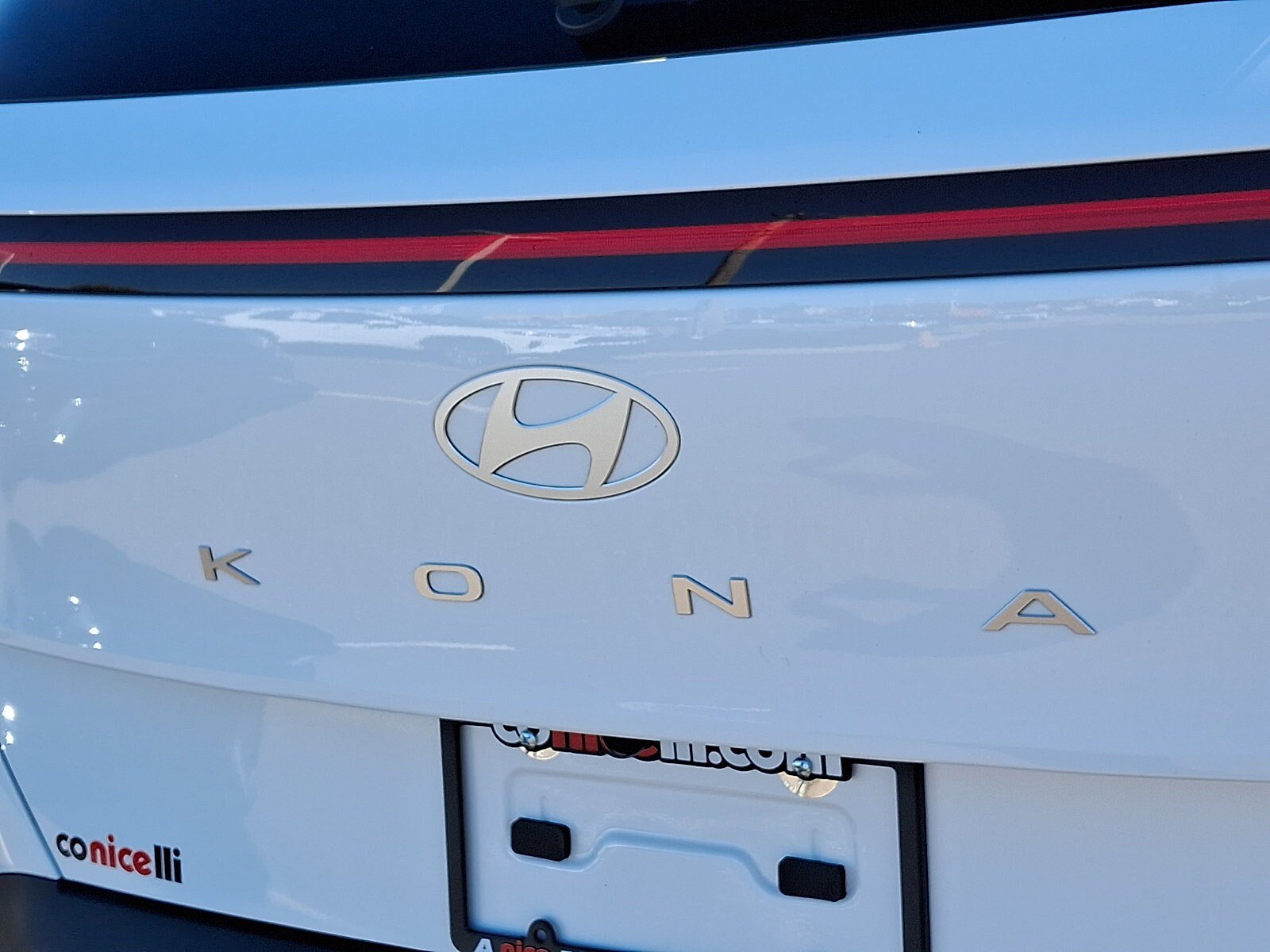 Used 2025 Hyundai Kona SEL AWD/4WD image 30
