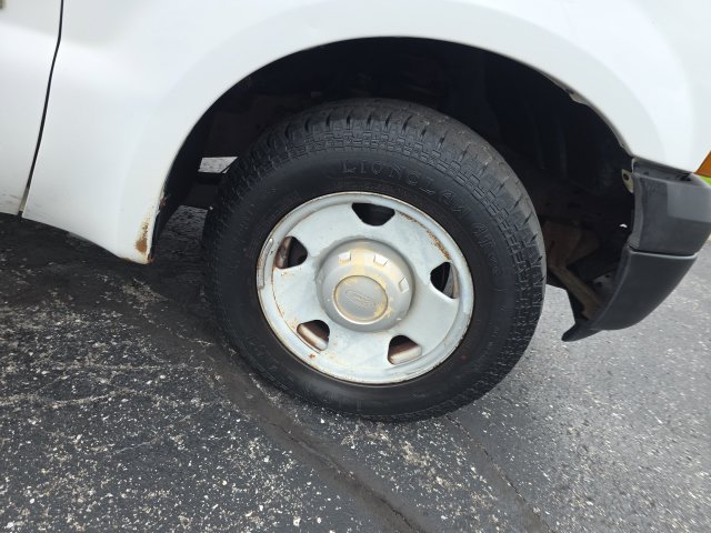 Used 2005 Ford F250 XL RWD image 24