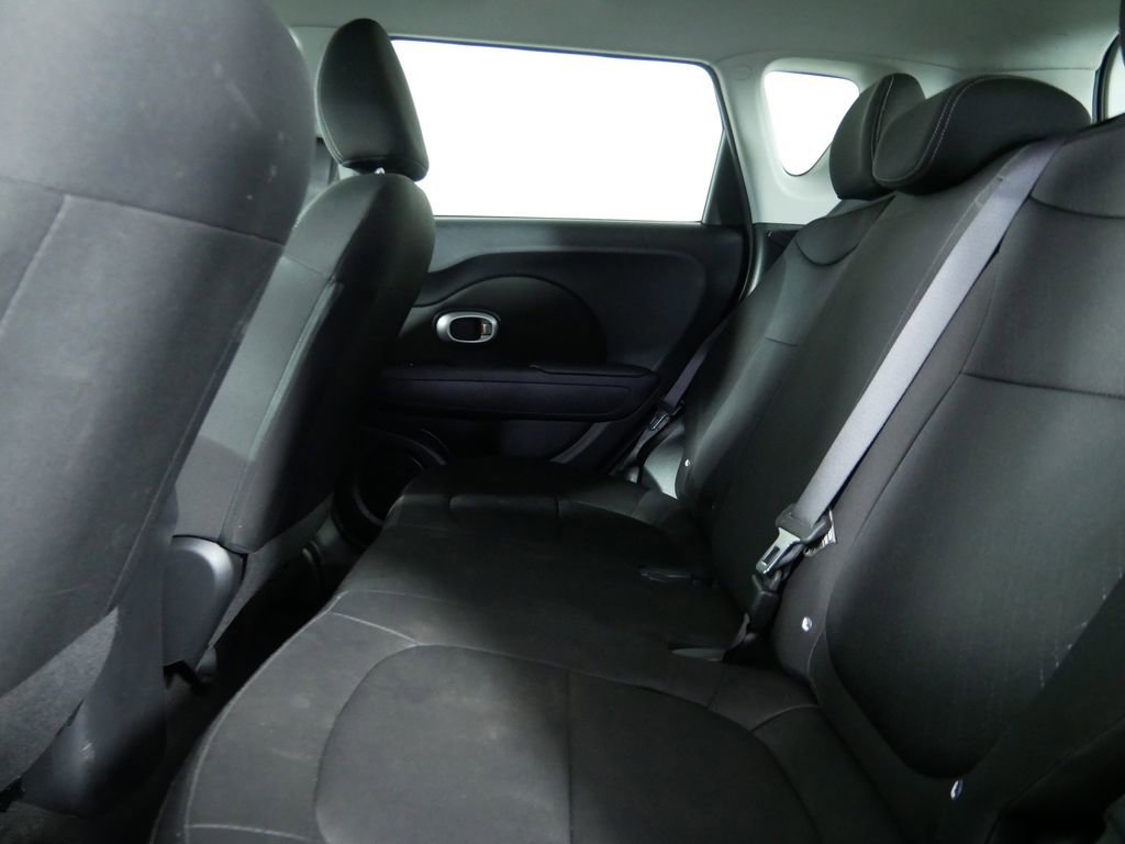 Used 2016 Kia Soul Base image 16
