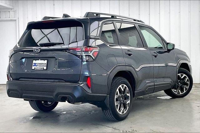 Used 2025 Subaru Forester Premium AWD/4WD image 12