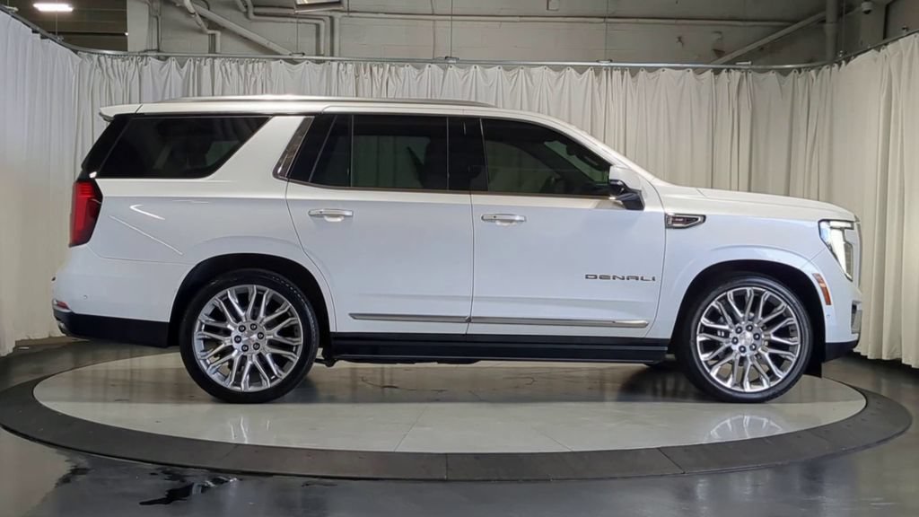 Used 2025 GMC Yukon Denali w/ Denali Reserve Package AWD/4WD image 11