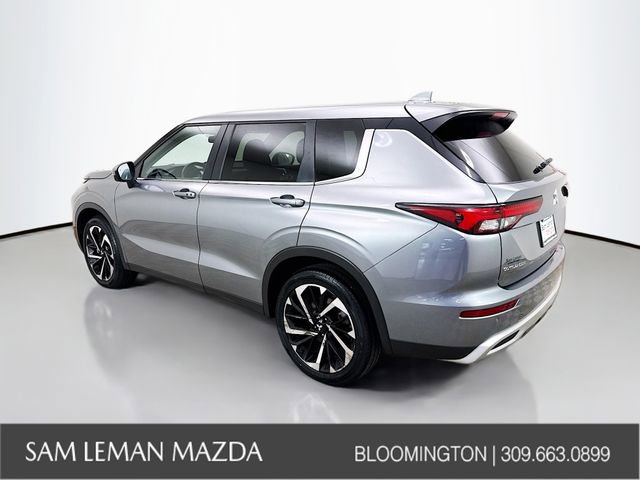 Used 2024 Mitsubishi Outlander SE Black Edition image 10