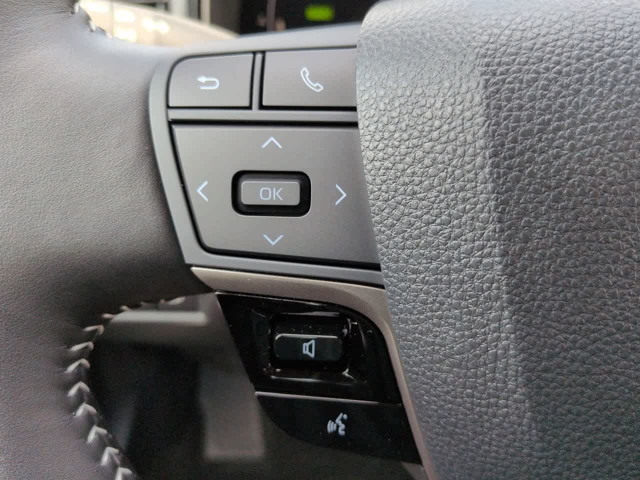 New 2026 Toyota Camry Hybrid FWD image 22