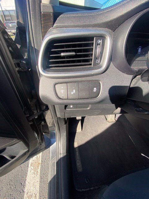 Used 2020 Kia Sorento LX FWD image 14