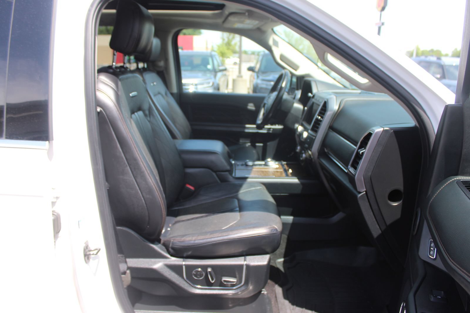 Used 2019 Ford Expedition Max Platinum AWD/4WD image 13
