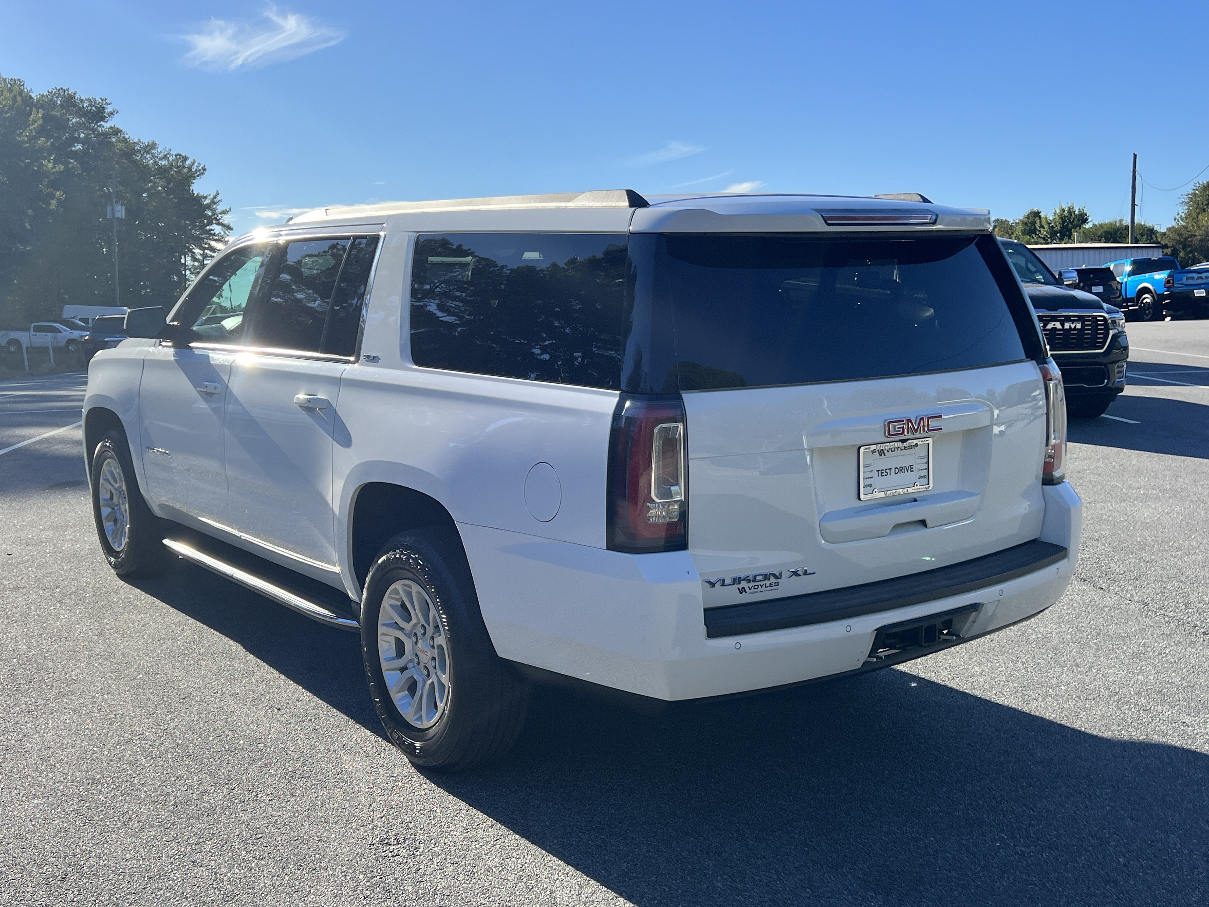 Used 2020 GMC Yukon XL SLT AWD/4WD image 6