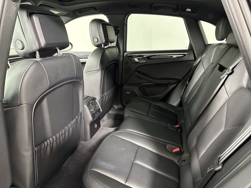 Certified 2025 Porsche Macan image 26